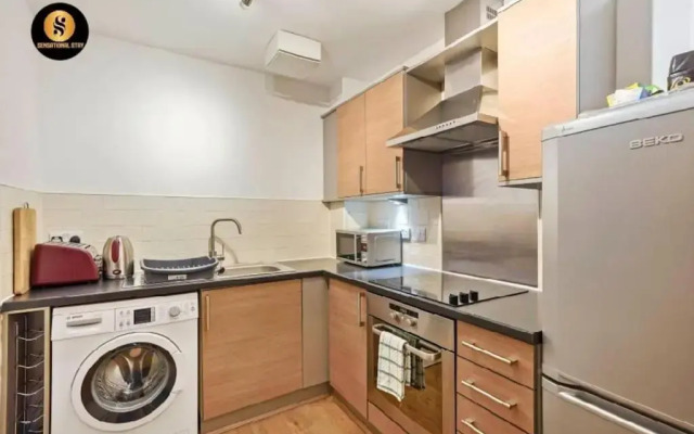 4 Separate Beds, Sleeps 6, Beautiful 2 bed Apt