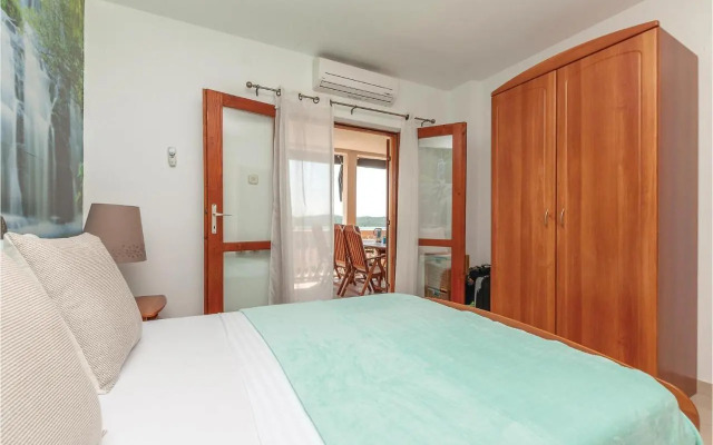 Two-Bedroom Apartment in Pirovac