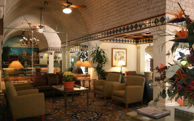 Embassy Suites by Hilton Austin Central