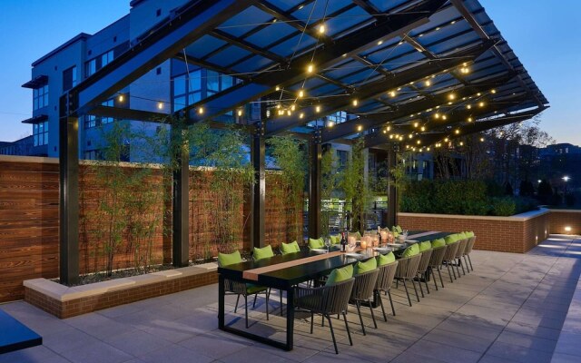 Global Luxury Suites Clarendon Metro