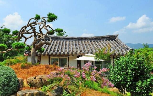 Haenam KkoKko Pension