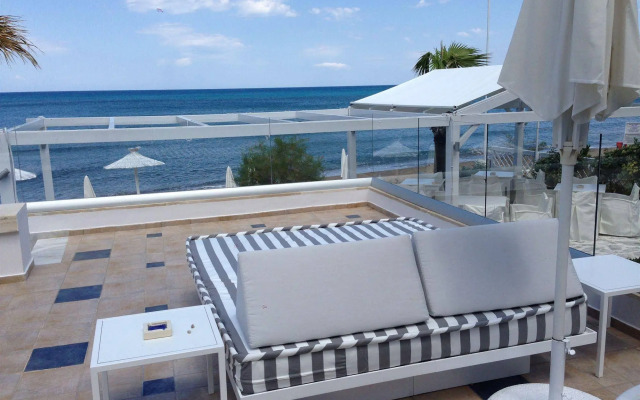 Petradi Beach Lounge Hotel