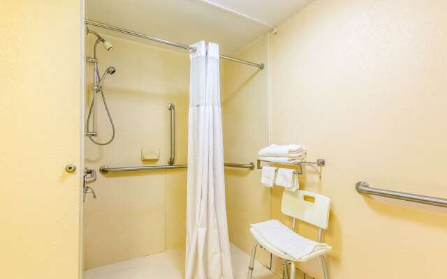 Econo Lodge Rocky Top