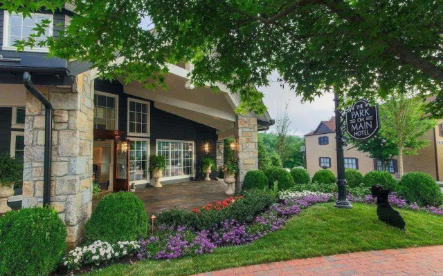 The Park On Main