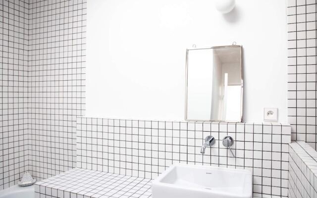 Loft With 4 Bedrooms, Terrace, Very Close to Paris