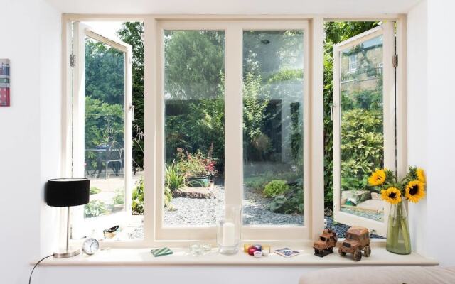 Charming 2BR garden flat in Clapham