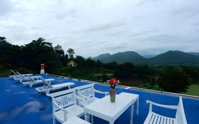 E-outfitting Pai Resort