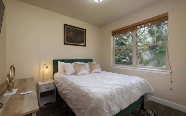 Charming Bend Sanctuary for 6!