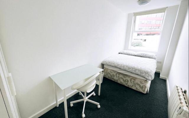 Bournemouth Town Centre 6 Double Bed Apartment
