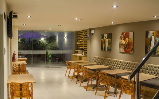 Sm Hotel And Business