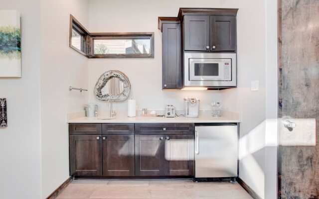 2113 Barbaro Way Cabin Unit 16