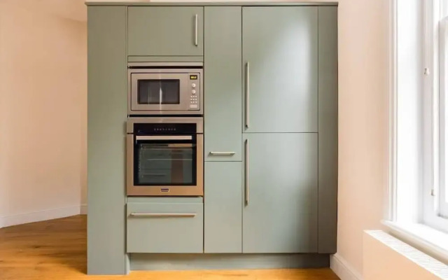 The Chelsea Nest - Stylish 2bdr With Balcony
