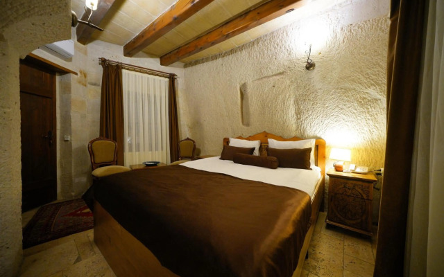 Harman Cave Hotel
