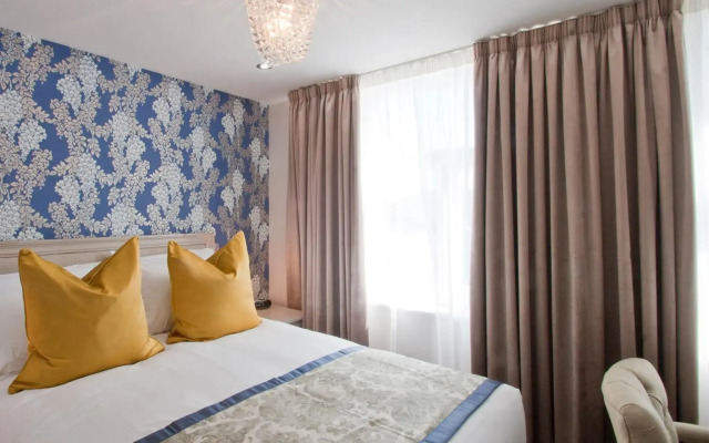 W12 Rooms