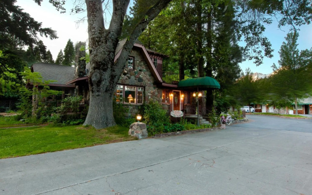 Strawberry Valley Inn