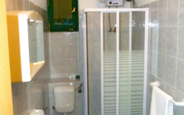 Villa Jadran - 10 m from beach - H(6+2)