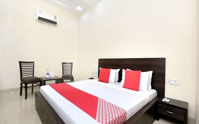 Oyo 15534 Hotel Milan Palace