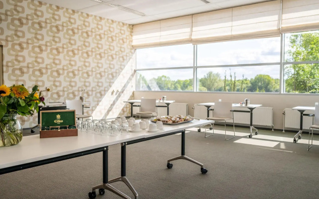 Flonk Hotel Groningen Zuid, BW Signature Collection