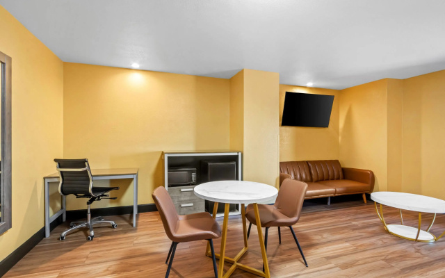 Super 8 by Wyndham - Mesa/Gilbert