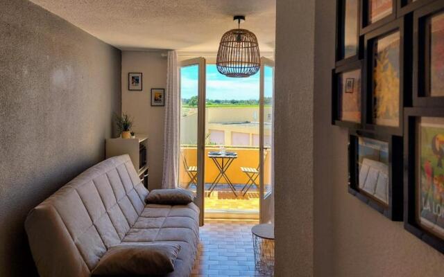 Coquet studio avec belle terrasse