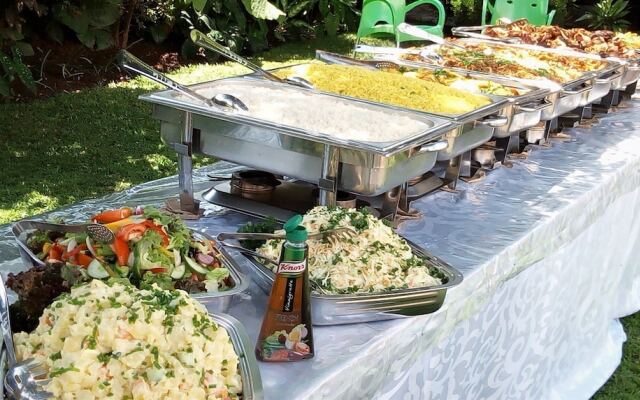 Sago Palm Executive Lodge