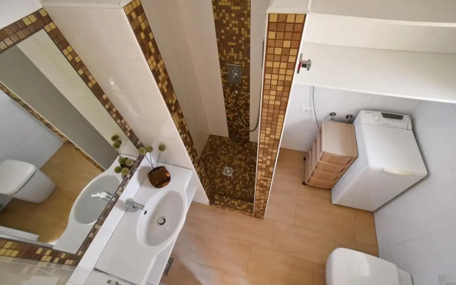 Apartment and Rooms HISA SONCA