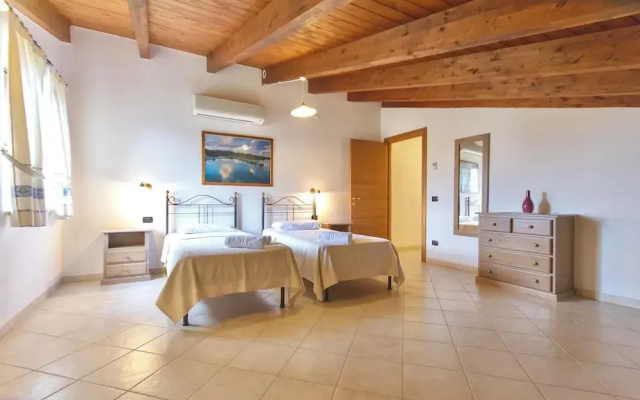 Village with swimming pool just a few minutes from Alghero
