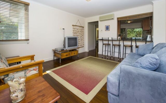 Picnic Bay Apartments Unit 4