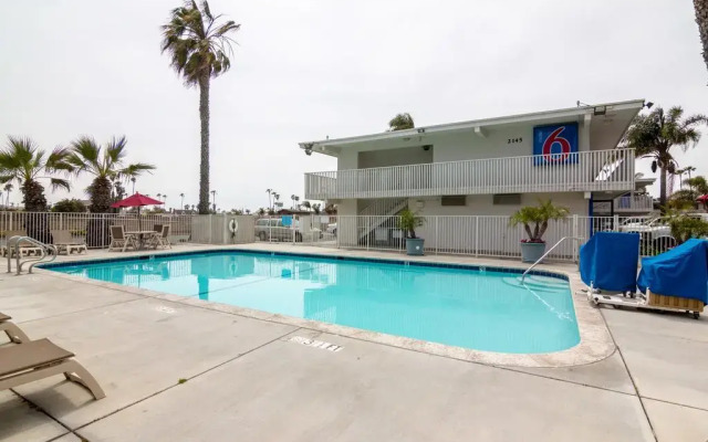 Motel 6 Ventura, CA - Beach