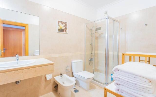 5 bedrooms in Privileged area with Ocean View