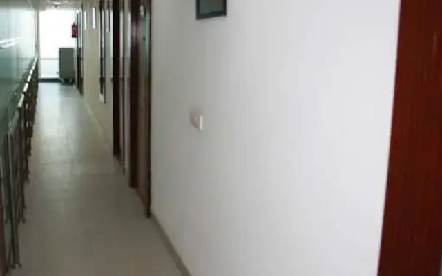 Hotel Hyphen Noida
