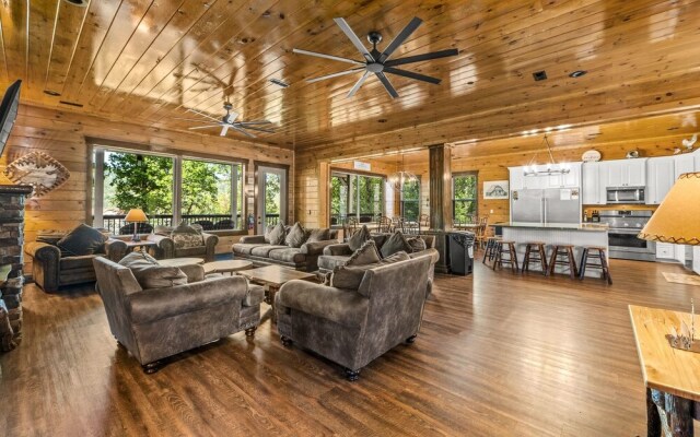 The Great Maple Retreat 13 Bedroom Home by Redawning