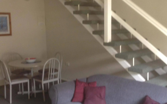 Bayshores Holiday Apartments