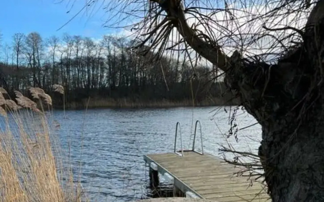 Schaal Lake Paradise