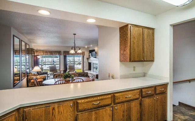 Pend Oreille Shores Resort