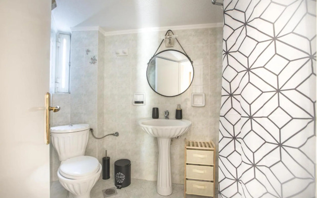 Francis Getaway in Pireaus