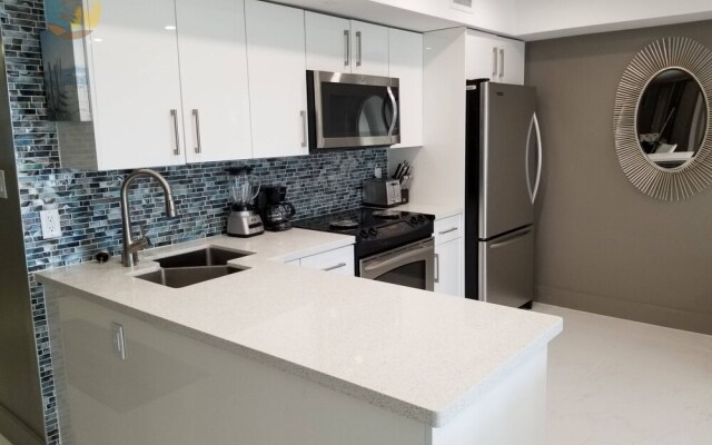 Alexander 1003 4 Bedroom Apts by RedAwning