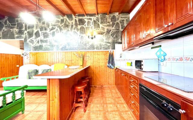 Casa Rural 3 con Barbacoa Cerca de Playa Hermigua