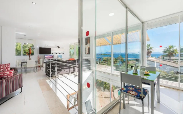 Vistafar - Private Pool & Only 50m to the Sea