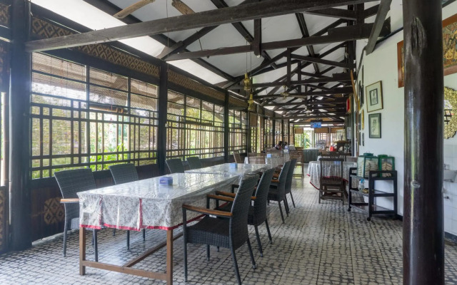Super OYO 942 Srikandi Hotel
