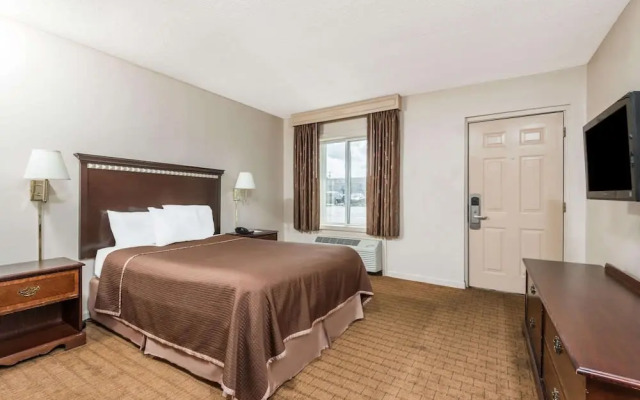 Howard Johnson Express - Springfield