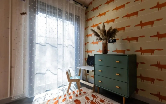 Пaноpaмный дом в хвойнoм лесу с сaуной