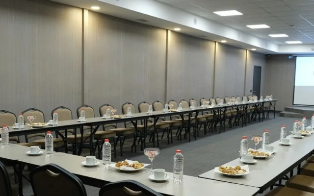 Uçar Royal Hotel and Conference Hall