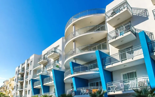 The Hillock North E10