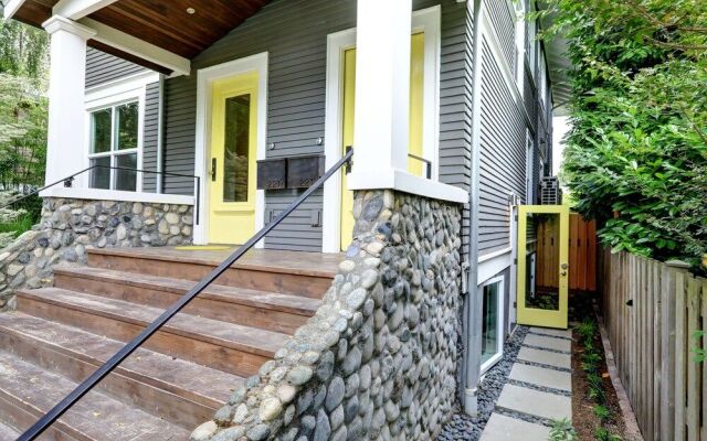 Secret Garden on Top of Queen Anne