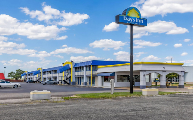 Days Inn by Wyndham Salina South