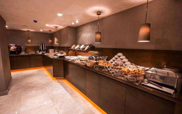 The New Hotel Zeybek