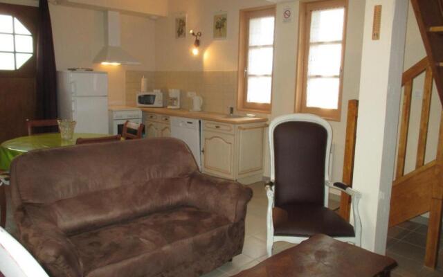 Gîte Dompierre-sur-Besbre, 3 pièces, 4 personnes - FR-1-489-174
