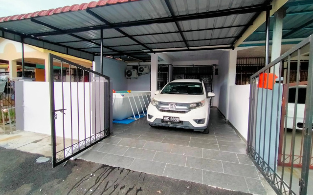 Kak Zai Homestay Port Dickson With Private Pool - photo 2