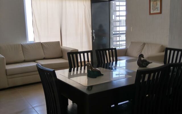 Tulipanes Beach Apartment